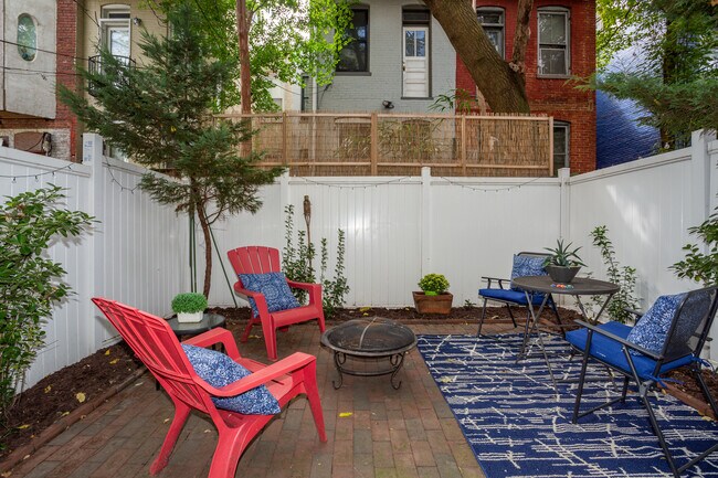 Outdoor Living Space/Patio - 1430 Newton St NW
