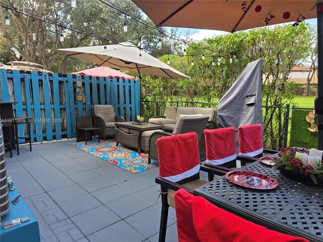 Building Photo - 4972 SW 127th Ave