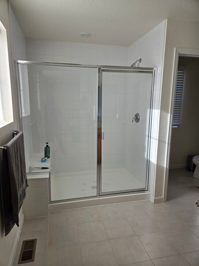 Building Photo - 16806 E 118th Dr