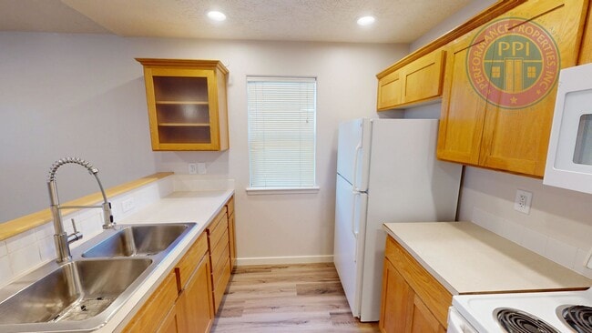 Building Photo - Quiet Living  In Sandy  on Cascadia Villag...