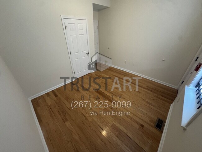 Building Photo - 1609 W Diamond St