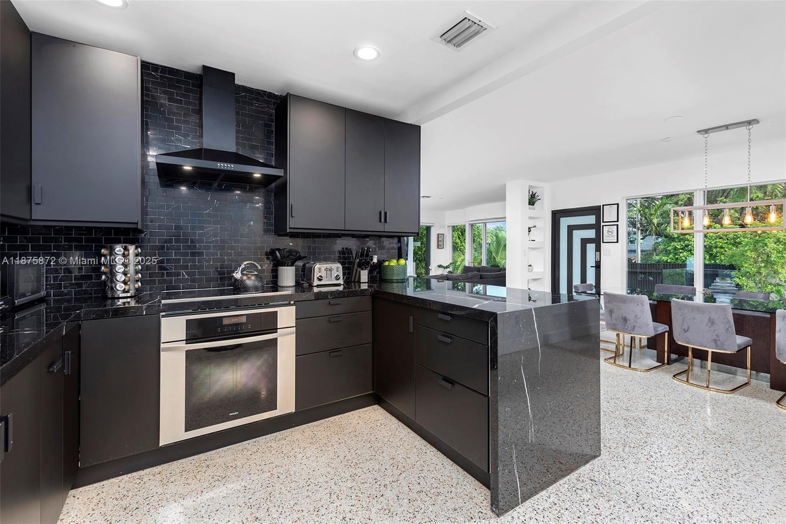 Building Photo - 668 NE 72nd Ter