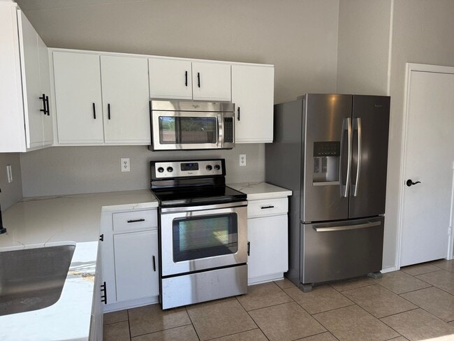 Building Photo - 1162 W 2nd Ave