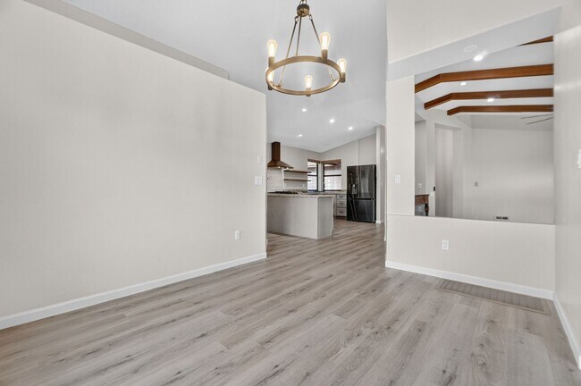 Building Photo - 546 Deer Horn Ct