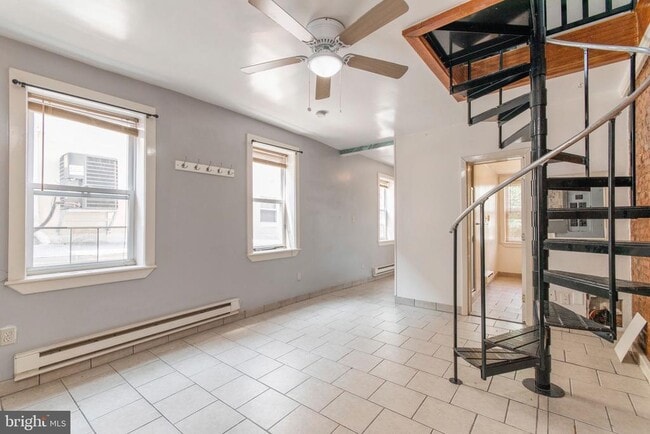 Building Photo - 513 W Girard Ave