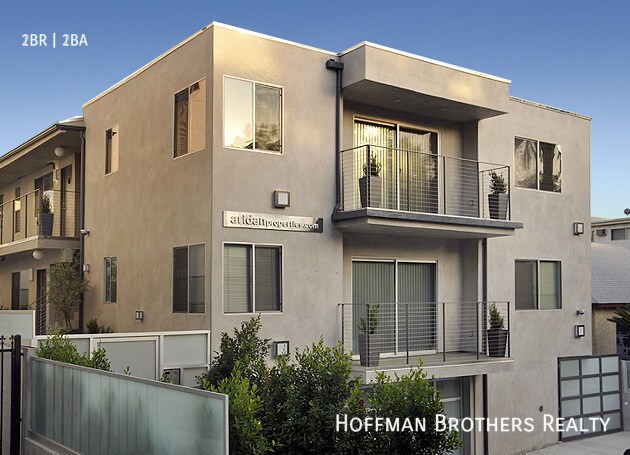 Primary Photo - 1418 N Poinsettia Pl