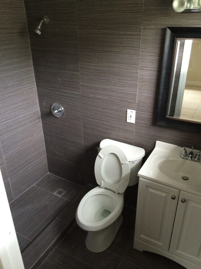 Building Photo - 681 SW 29th Ter