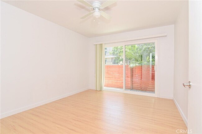 Building Photo - 11921 Goshen Ave