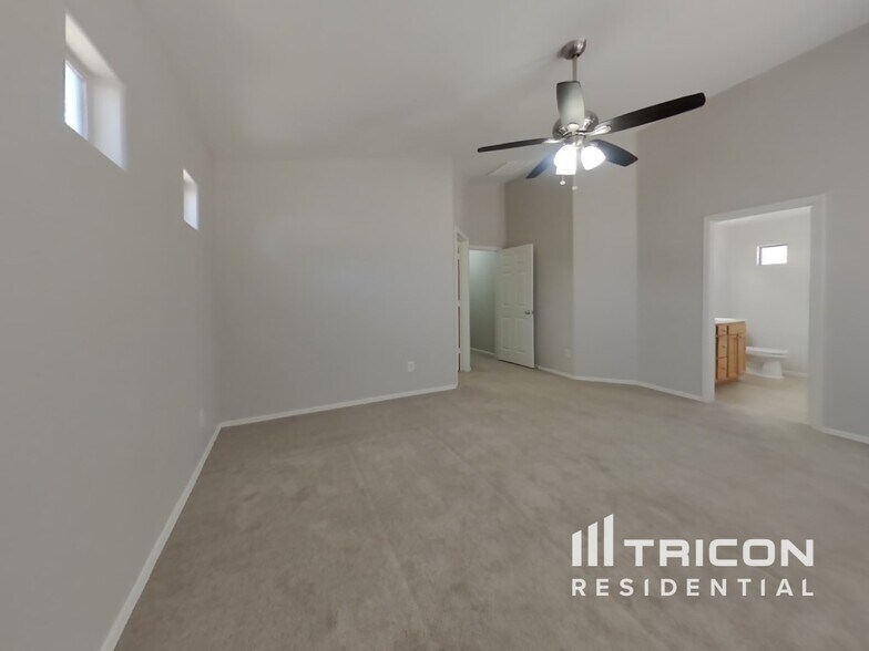 Building Photo - 15314 N 161st Dr