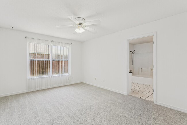 Building Photo - 9523 Parker Pl Dr