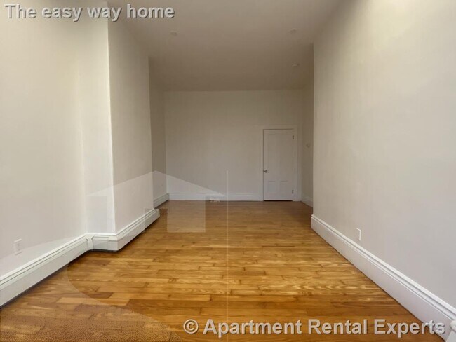 Building Photo - 194 Central St