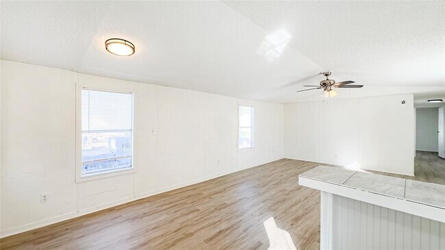 Building Photo - 1202 US-190