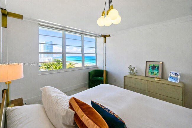 Building Photo - 100 Lincoln Rd