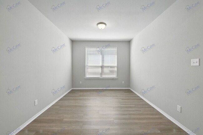 Building Photo - 5909 Hopkins Dr