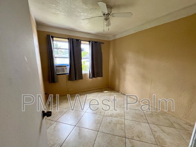 Building Photo - 1225 S C St