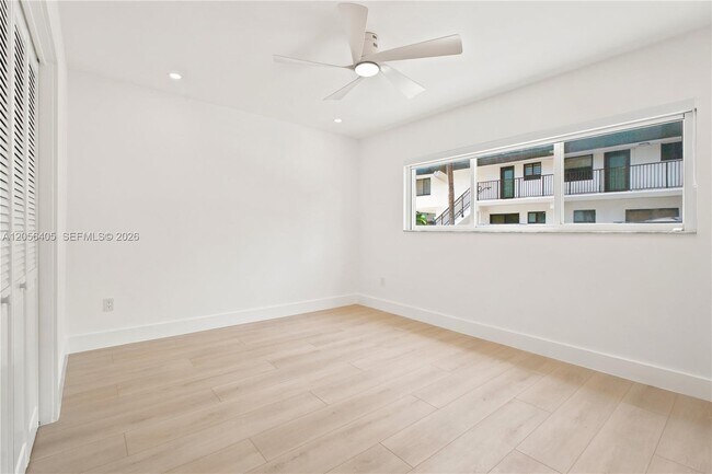Building Photo - 260 Sunrise Dr