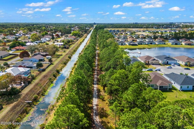 Building Photo - 1464 Island Ave NW