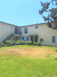 Building Photo - 973 Mission Dr