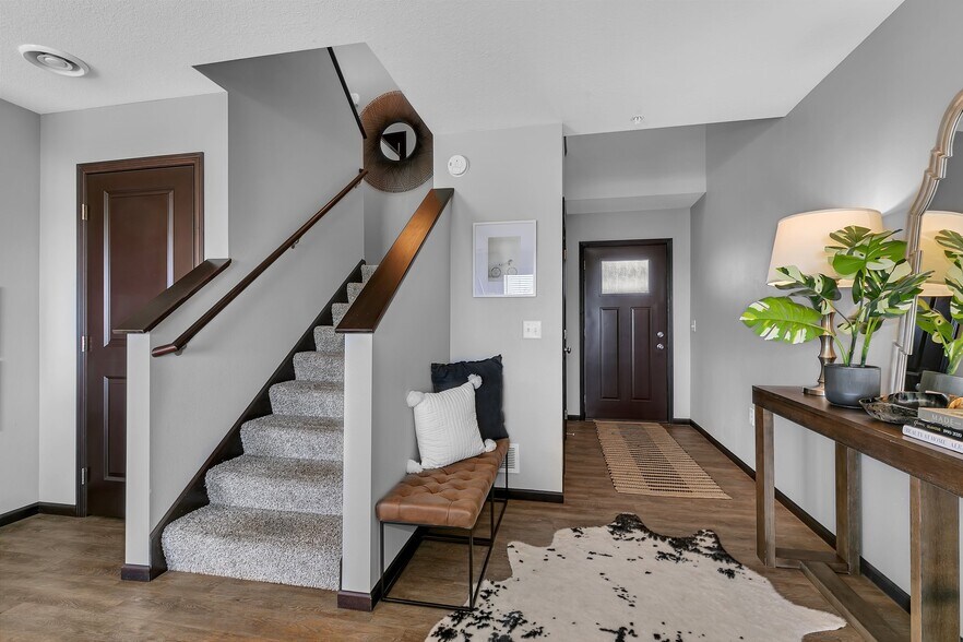 Building Photo - 687 Roberts Road