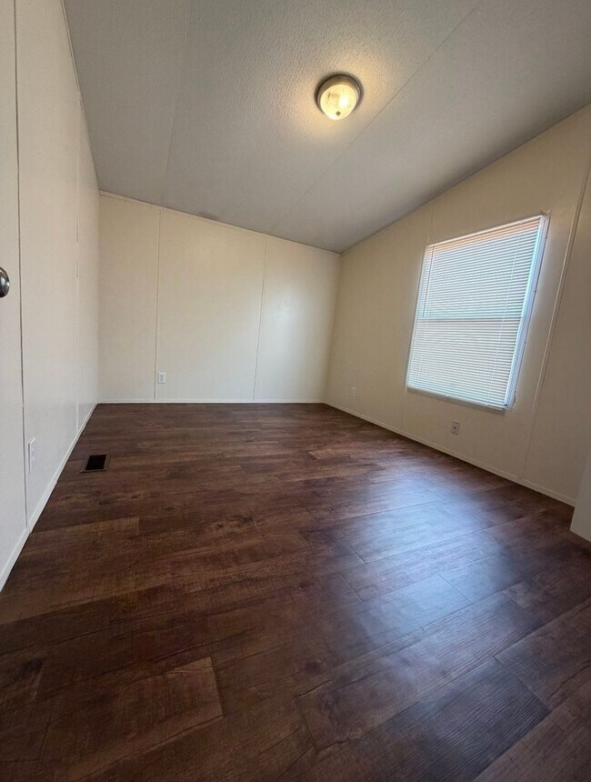 Building Photo - 3br 2ba on 1.5 acres in Blanchard!!