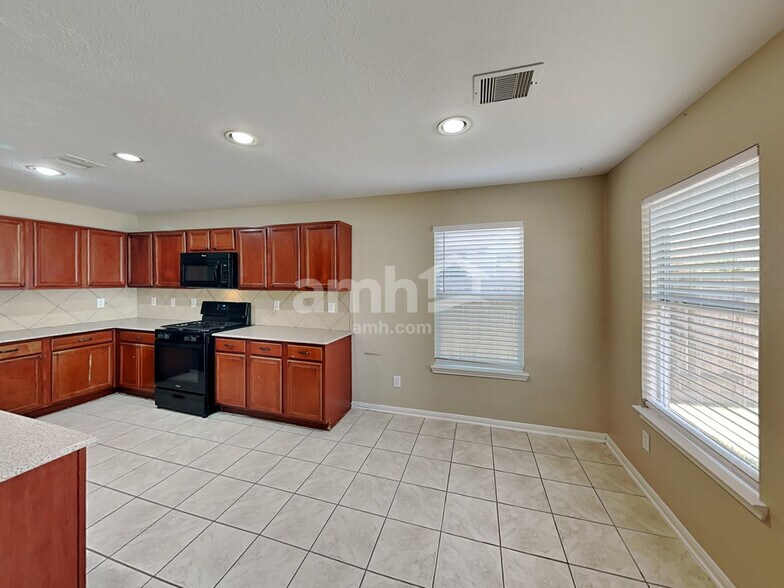 Building Photo - 18219 Rexine Ln