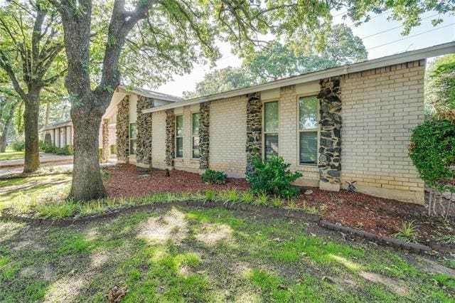 Building Photo - 2909 White Oak Ln