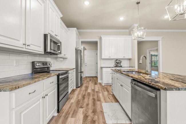 Building Photo - Stunning Sherwood Home in Quiet Cul-de-Sac | Modern Upgrades & Spacious Layout