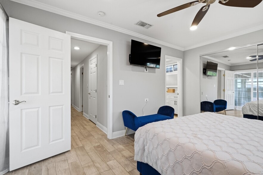 Building Photo - 19833 Blythe St