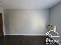 Building Photo - 3524 N Marshfield Ave