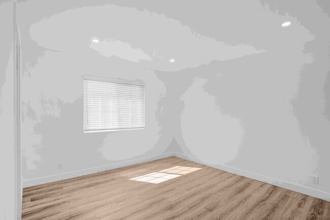 Building Photo - Brand-New Designer 2 Bed / 2 Bath – Spacious Upstairs Unit w/ Parking | Prime Alhambra