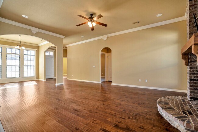 Building Photo - Stunning 4 Bed 2 Bath Home close to Elm Springs Walmart!