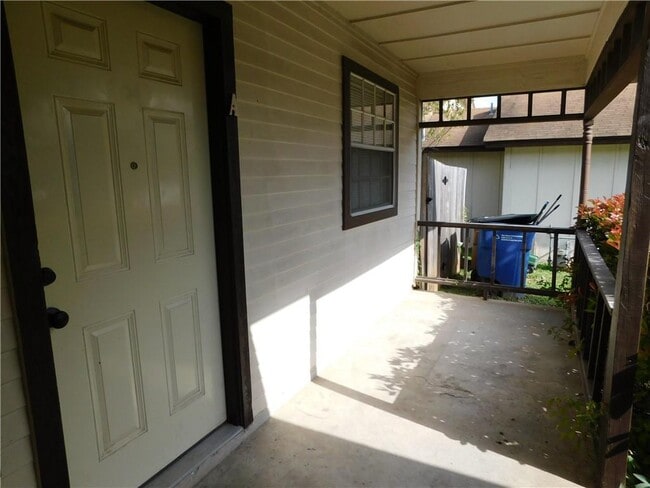 Building Photo - 1900 Prairie Knoll Ct