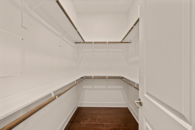 Building Photo - 1730 Bunche Rd