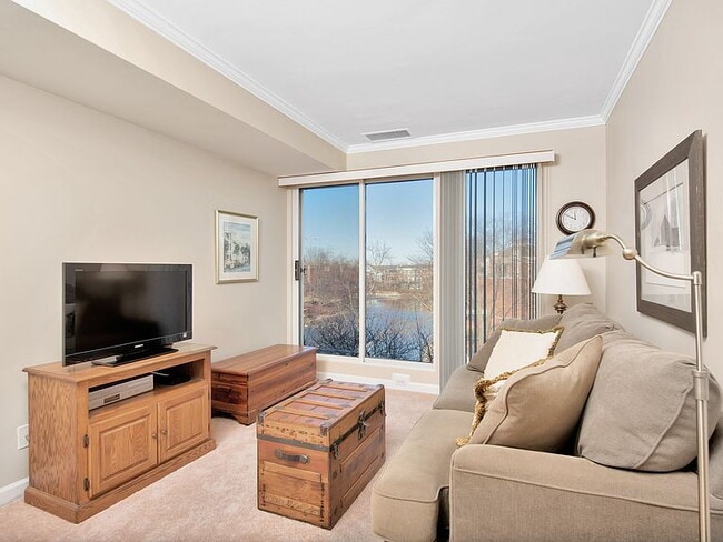 Building Photo - "Charming 2-Bed, 2-Bath Retreat in Northfield's Arbor Lane Oasis!"