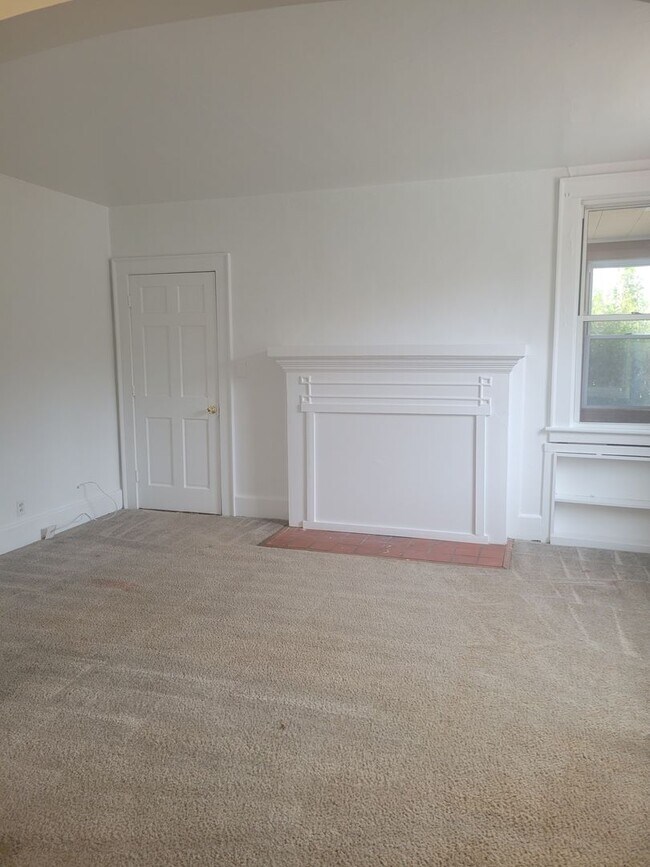 Building Photo - Trinh_4900 E Princess Anne Road