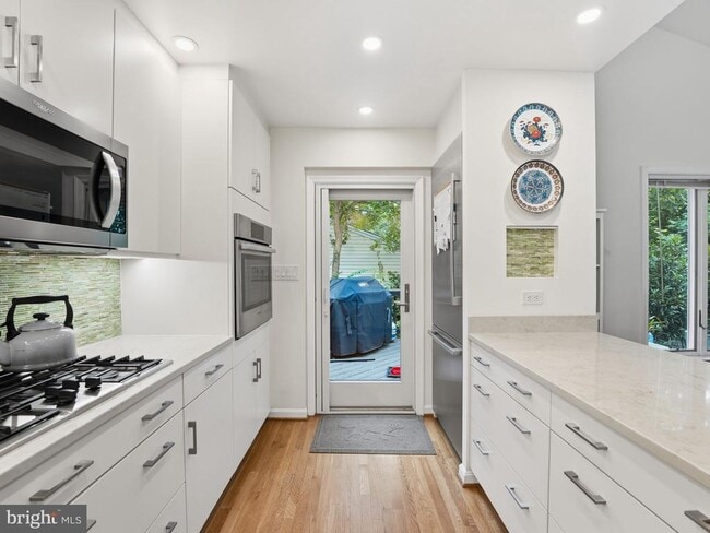 Building Photo - 405 Underhill Pl