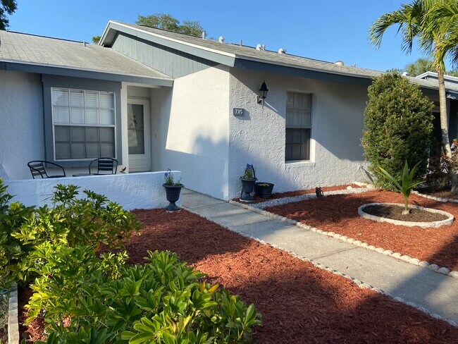Building Photo - 7315 Parkside Villas Dr
