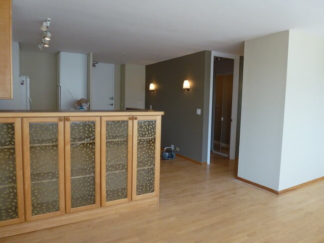 Building Photo - 4800 S Chicago Beach Dr