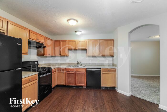 Building Photo - 6402 Mountain Pines Ln