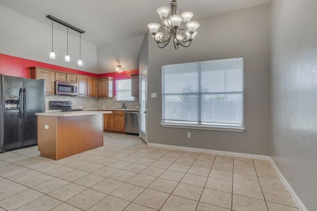 Building Photo - 311 Gainer Dr