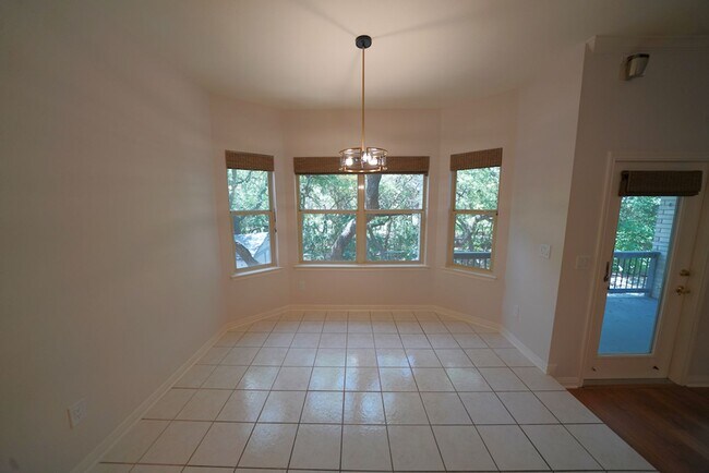 Building Photo - Beautifully Updated Home in Olympia Hills ...
