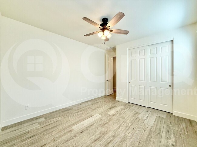 Building Photo - 9576 W Donald Dr