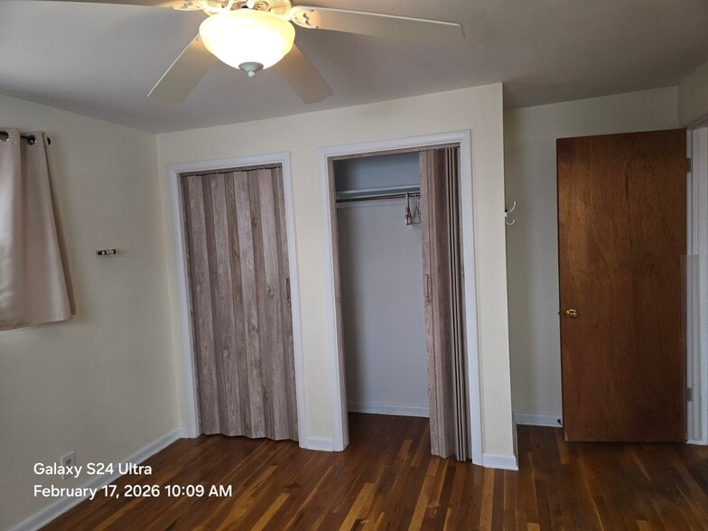 Building Photo - 521 Monroe St