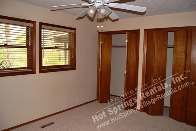 Building Photo - 9 Ona Cir