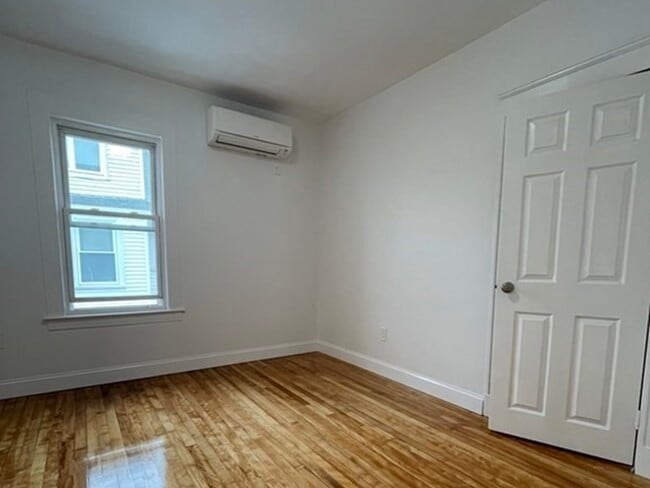 Building Photo - 45-47 Dartmouth St