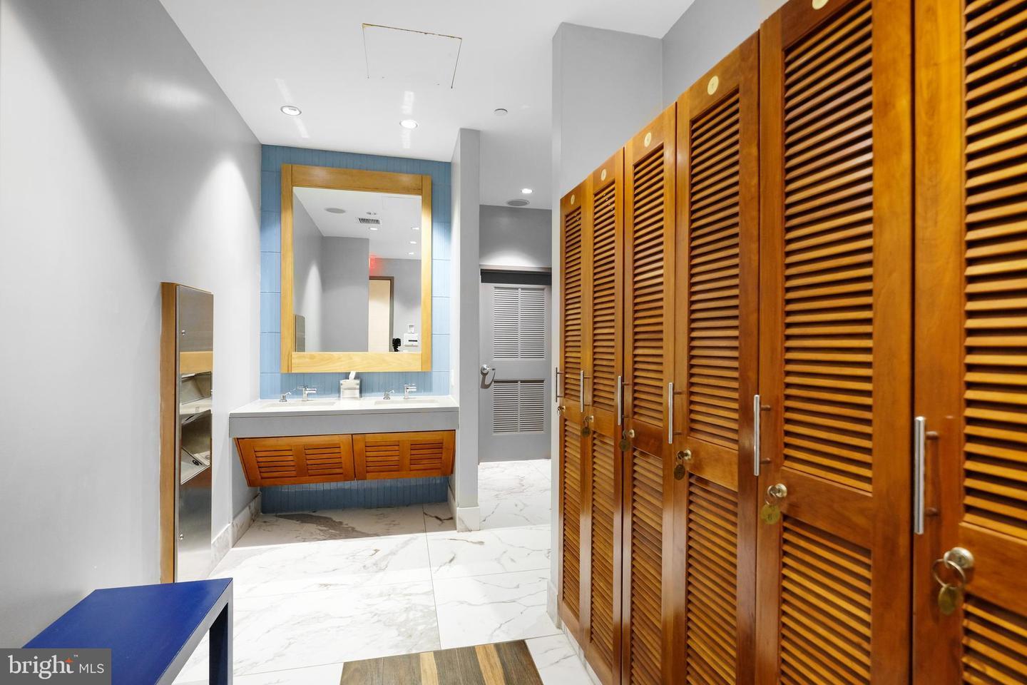 Building Photo - 440 S Broad St