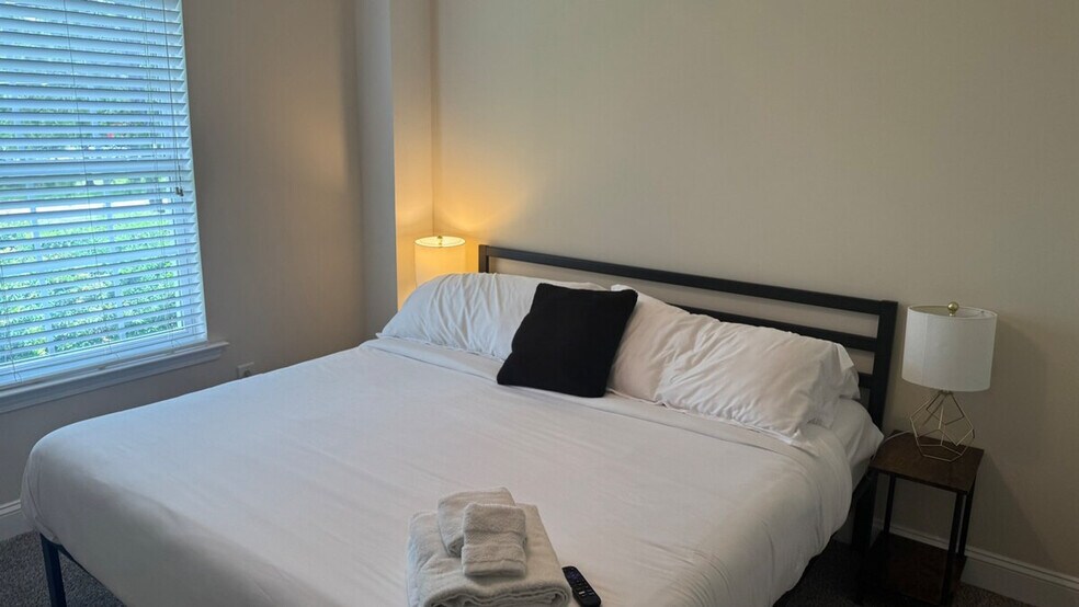 Building Photo - 106 Growden Ln