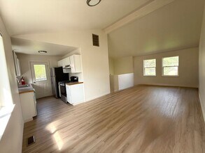 Building Photo - 915/917 Spruce