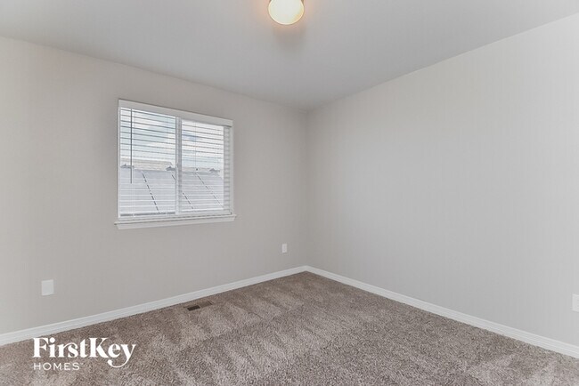 Building Photo - 6470 Chaplin Dr