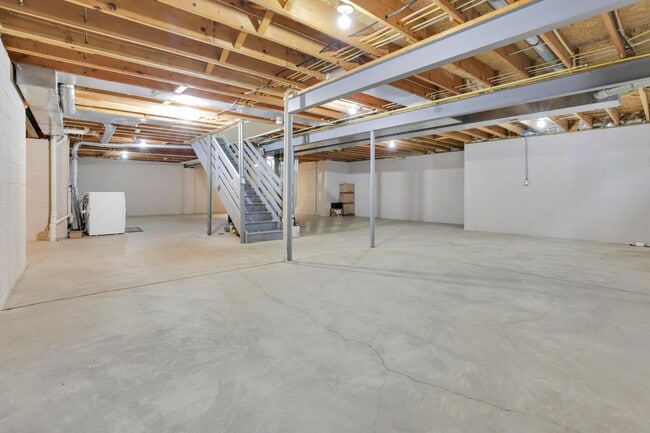 Building Photo - 3796 Village Club Dr